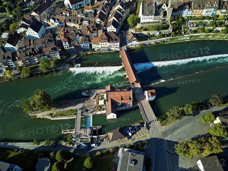 Old town with the weir from above on the river Reuss, Bremgarten, Freiamt, Canton, Aargau, Switzerland