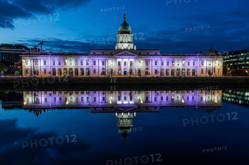 Customs House, Customs House on the River Liffey, blue hour, Dublin, Ireland