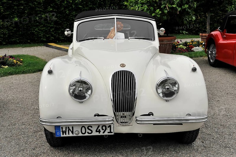 Jaguar Coupe, Classic car, Elegant white Jaguar classic car with striking front design and nostalgic style, Retro Classics meets Baroque, Ludwigsburg, Baden-Württemberg, Germany