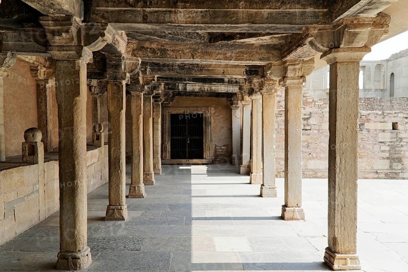 Kota, Rajasthan, North India, Asia, An old stone colonnade full of shadow and light, part of a historical architecture, India