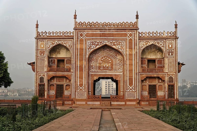 Tomb of Akbar the Great, Sikandra, Agra, Uttar Pradesh, North India, India, Asia, Symmetrical entrance of a historical building with richly decorated arches, Jodhpur, Rajasthan