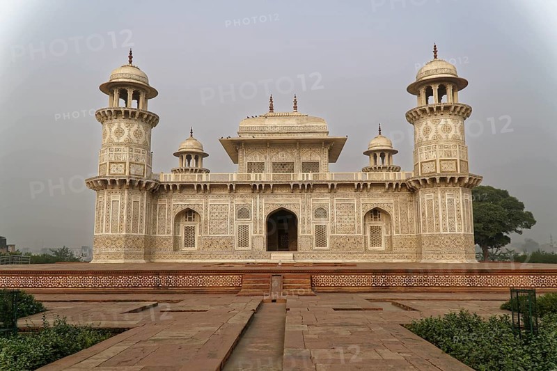Tomb of Akbar the Great, Sikandra, Agra, Uttar Pradesh, North India, India, Asia, Elegant white marble building with symmetrical towers in a garden complex, Jodhpur, Rajasthan
