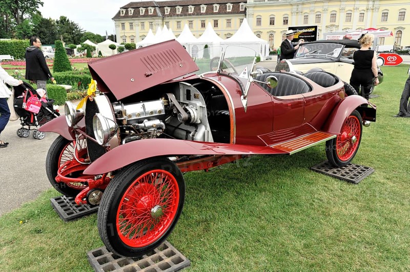 Bugatti Type 23, built in 1925, classic car, open bonnet of a red classic car in an exhibition, classic design, Retro Classics meets Baroque, Ludwigsburg, Baden-Württemberg, Germany