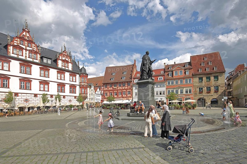 Monument to Prince Albert of Saxe-Coburg and Gotha, town hall, fountain, pedestrian, market square, Coburg, Upper Franconia, Franconia, Bavaria, Germany