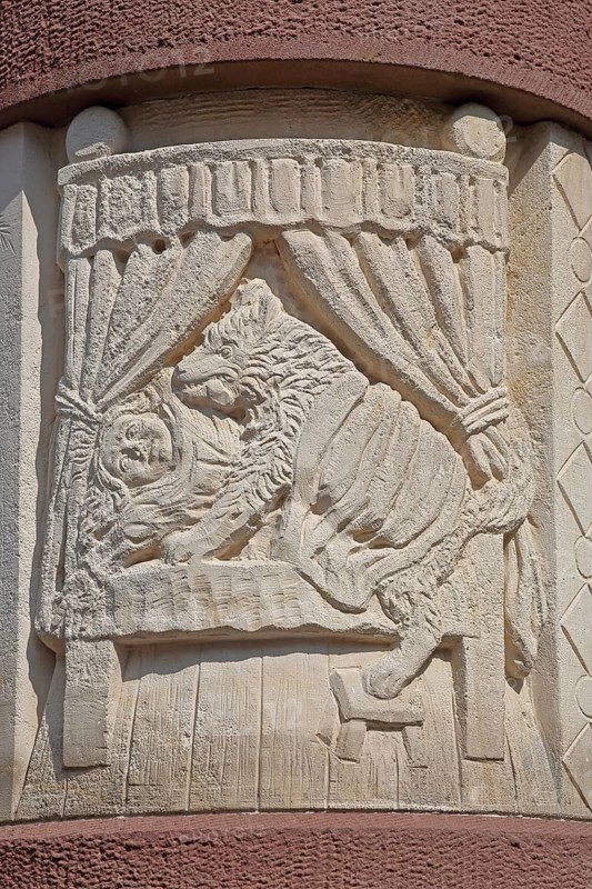 Little Red Riding Hood and the Bad Wolf, relief, bed, fairy tale figure, fairy tale, fairy tale fountain, market square, Steinau an der Straße, Spessart, Hesse, Germany