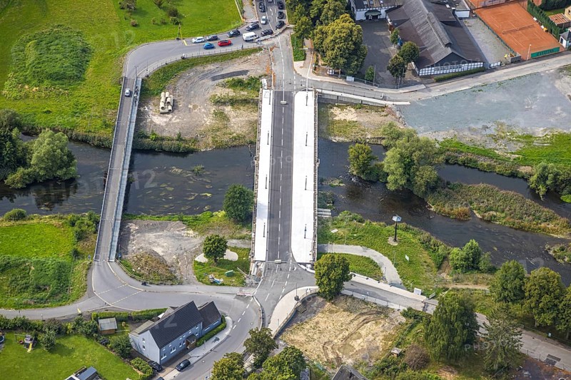 Aerial view, temporary bridge and construction site with new construction of the Dinscheder Ruhrbrücke Glösinger Straße (L735) over the river Ruhr and renaturalisation, Glösingen, Arnsberg, Sauerland, North Rhine-Westphalia, Germany, architecture, construction work, construction area, building site, building plots, construction measure, construction project, construction site, construction site vehicles, temporary bridge, bridge, bridge construction, bridge construction, bridge renovation, DE, Dinscheder Ruhrbrücke, Europe, river, river Ruhr, Glösinger Straße, Hochsauerlandkreis, infrastructure, infrastructure development, engineering, L735, landscape, aerial view, aerial photography, aerial photography, nature, new construction, region, renaturation, Ruhr area, urban development, road construction, technology, overview, environment, traffic, bird's-eye view, water body, birds-eyes view, German city, modern technology, overview, public works