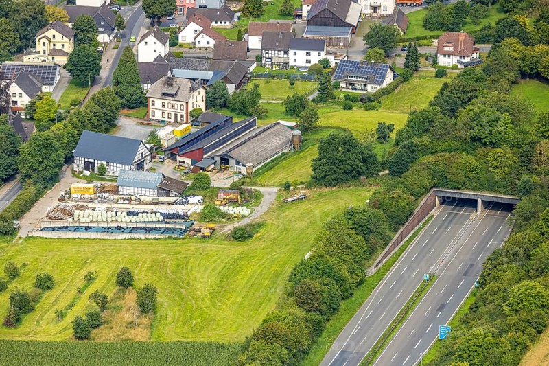 Aerial view, residential area, view of Uentrop district with tunnel and green bridge over the A46 motorway, Uentrop, Arnsberg, Ruhr area, North Rhine-Westphalia, Germany, DE, Europe, aerial view, aerial photography, aerial photography, overview, bird's-eye view, overview