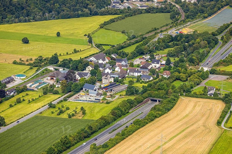 Aerial view, residential area, view of Uentrop district with tunnel and green bridge over the A46 motorway, Uentrop, Arnsberg, Ruhr area, North Rhine-Westphalia, Germany, DE, Europe, aerial view, aerial photography, aerial photography, overview, bird's-eye view, overview