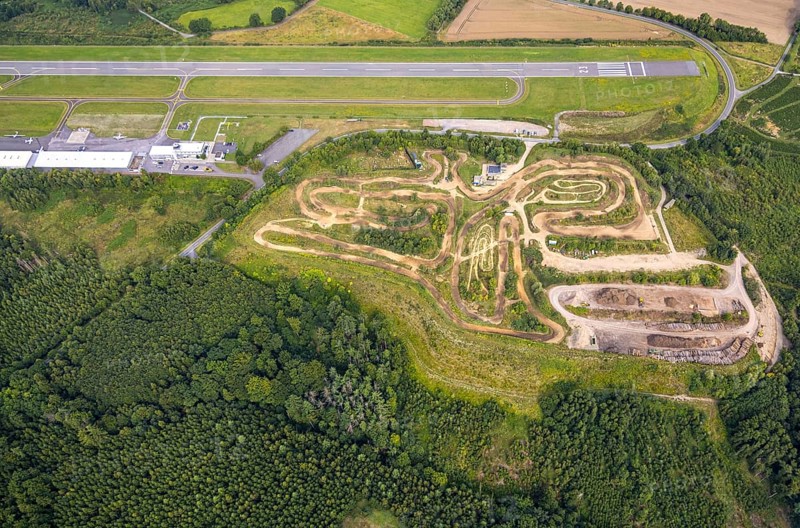 Aerial photo, motocross track MCC Voßwinkel off-road race track, at the airfield, Voßwinkel, Arnsberg, Ruhr area, North Rhine-Westphalia, Germany, DE, Europe, off-road track, aerial photo, aerial photography, aerial photography, motocross, sport, overview, bird's-eye view, overview
