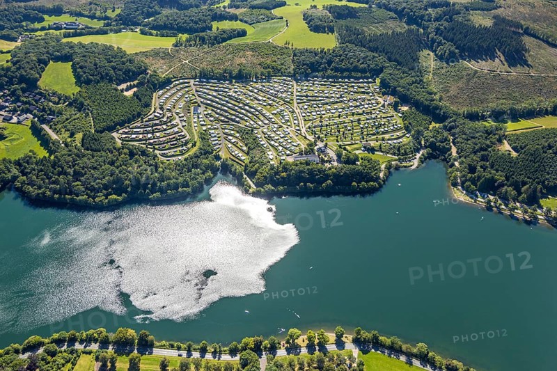 Aerial view, Listertalsperre with camping site Camping Gut Kalberschnacke, Herpel, Drolshagen, Sauerland, North Rhine-Westphalia, Germany, camping, camping facility, camping houses, camping mobile, camping site, DE, Europe, leisure, hobby, aerial view, aerial photography, aerial photography, Ruhr area, overview, bird's eye view, caravan, birds-eyes view, overview