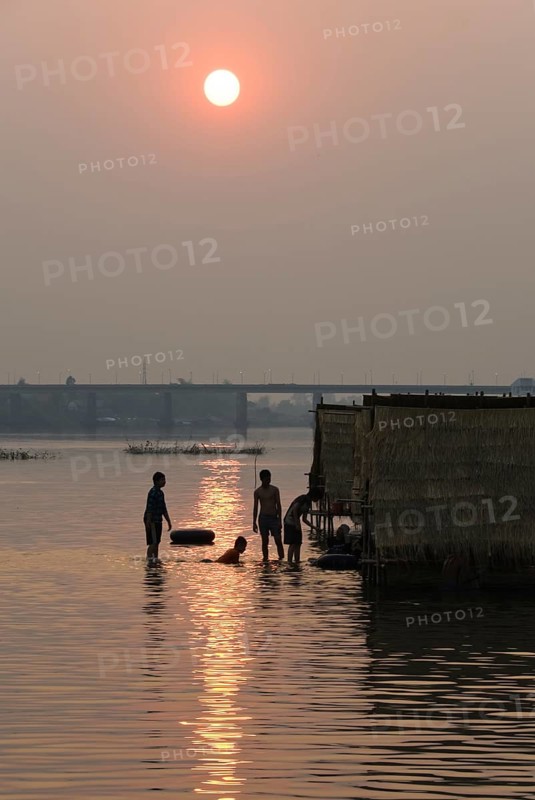 Sunset atmosphere at the Mon River, Ubon Ratchathani, Ubon Ratchathani, Ubon Ratchathani, Thailand