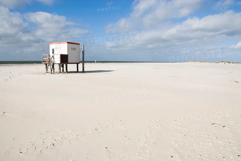 DLRG station on the lonely west beach of the North Frisian island of Amrum, Amrum, Norddorf, North Frisia, Germany