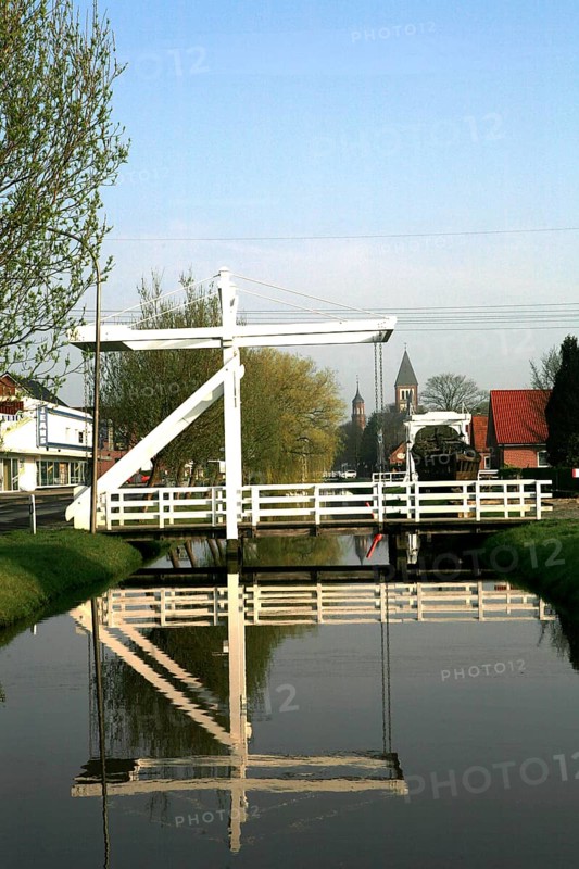 East Frisian bascule bridge, Rhauderfehn, East Frisia, Germany