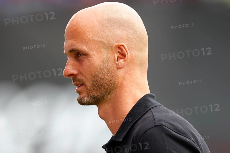 Football, Bundesliga 1, Matchday 1, 2025/2026, 1. FC Heidenheim vs. VFL Wolfsburg, 23/08/2025, Voith-Arena, Heidenheim, Germany, Paul SIMONIS Coach 1. FC Heidenheim