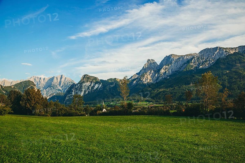Admonter Reichensteingruppe in sunlight, Weng im Gesäuse, Styria, Austria
