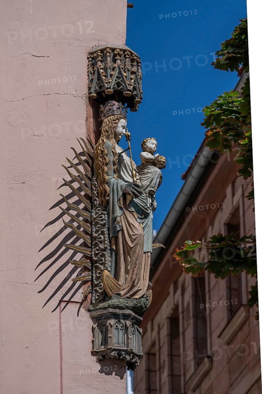 House saint, Virgin Mary at a residential and commercial building, Weinmarkt, Nuremberg, Middle Franconia, Bavaria, Germany
