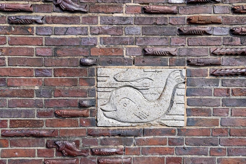 Busse Memorial, memorial, monument, Bremerhaven, Geestemünde, Fritz Höger, commissioning, Sagitta, Friedrich Busse, deep-sea fishing, Germany, whales, whale, fish