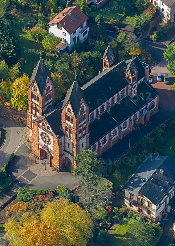 Aerial photo, parish church of St Lutwinus, Mettlach, Saarland, Germany, Europe, birds-eyes view, aerial view, aerial photography, aerial photography, overview, bird's eye view