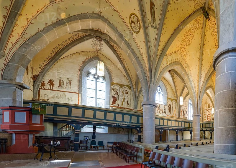Interior view with fresco-secco wall paintings, Protestant Church, Evangelische Stadtkirche, Zierenberg, district of Kassel, Hesse, Germany