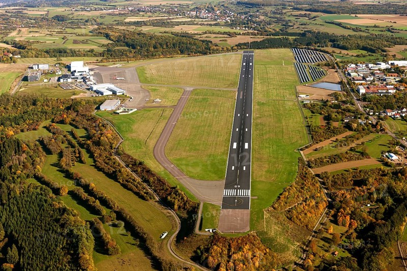 Saarbrücken-Ensheim Airport, Saarbrücken Airport, Saarbrücken, Saarbrücken, Saarland, Germany, Europe, aerial view, birds-eyes view, aerial photography, aerial photography, aerial photography, overview, bird's-eye view, state capital