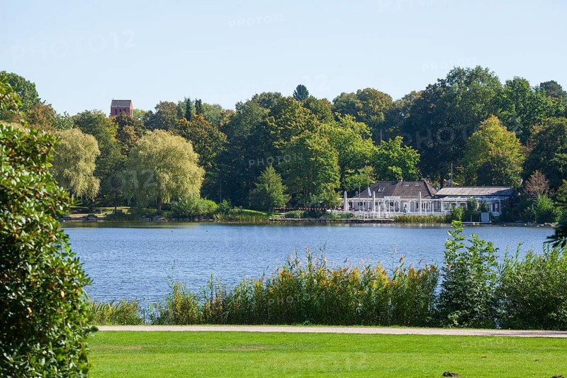 Outer mill pond in Harburg City Park, Harburg, Hamburg, Germany