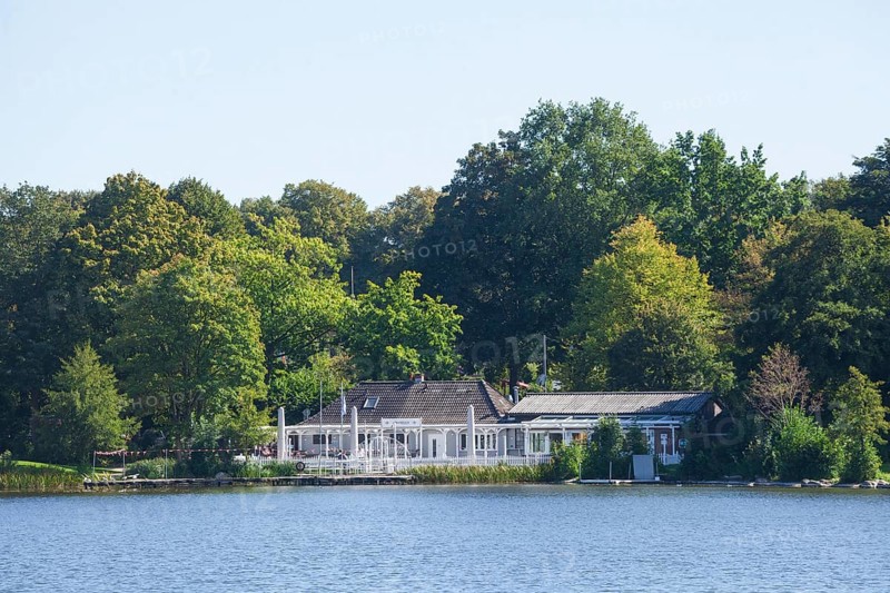 Outer mill pond in Harburg City Park, Harburg, Hamburg, Germany