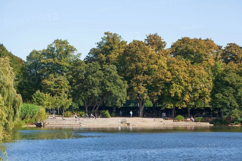 Outer mill pond in Harburg City Park, Harburg, Hamburg, Germany