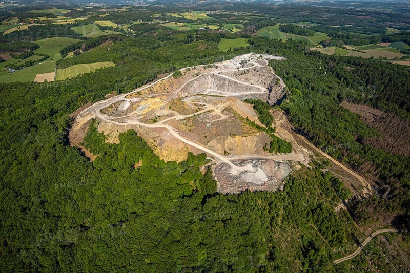 Aerial photo, Heinrich Ebel GmbH quarry, Effenberg plant, Arnsberg, Sauerland, Hochsauerlandkreis, North Rhine-Westphalia, Germany, DE, Europe, aerial photo, aerial photography, aerial photography, quarry, overview, bird's-eye view, overview