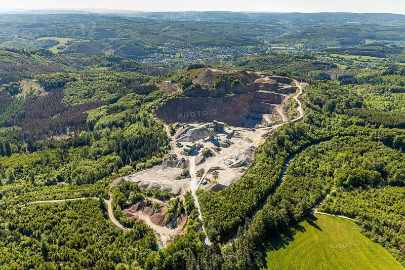 Aerial photo, Heinrich Ebel GmbH quarry, Effenberg plant, Arnsberg, Sauerland, Hochsauerlandkreis, North Rhine-Westphalia, Germany, DE, Europe, aerial photo, aerial photography, aerial photography, quarry, overview, bird's-eye view, overview