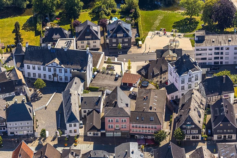 Aerial view, Groten tower in the old town, Arnsberg, Sauerland, Hochsauerlandkreis, North Rhine-Westphalia, Germany, old town, old town tower, DE, monument protection, English promenade, Europe, property tax, real estate, aerial view, aerial photography, aerial photography, sight, tower, overview, bird's-eye view, residential complex, living and living, residential area, residential buildings, quality of life, birds-eyes view, overview