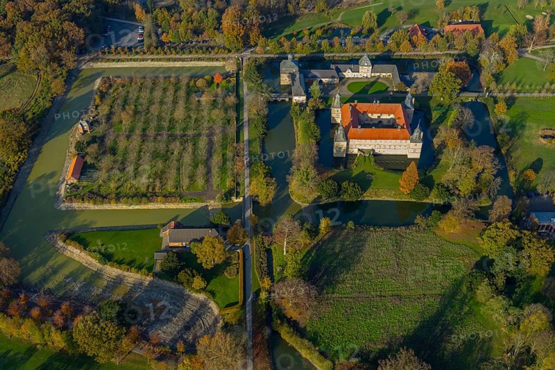 Aerial view, Golfclub Wasserschloss Westerwinkel, Schloss Westerwinkel, Herbern, Ascheberg, Münsterland, North Rhine-Westphalia, Germany, DE, Europe, birds-eyes view, aerial view, aerial photography, aerial photography, overview, bird's eye view, historical sight