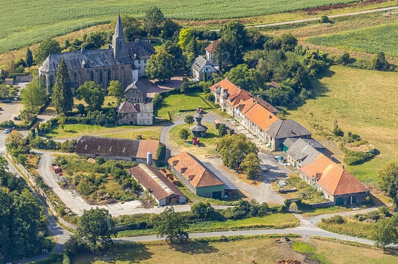 Ölinghausen Monastery, monastery building inhabited by the Sisters of St. Mary Magdalene Postel, monastery church, former Premonstratensian monastery, Herdringen, Arnsberg, Sauerland, North Rhine-Westphalia, Germany, DE, Europe, aerial view, birds-eyes view, aerial photography, aerial photography, overview, bird's eye view