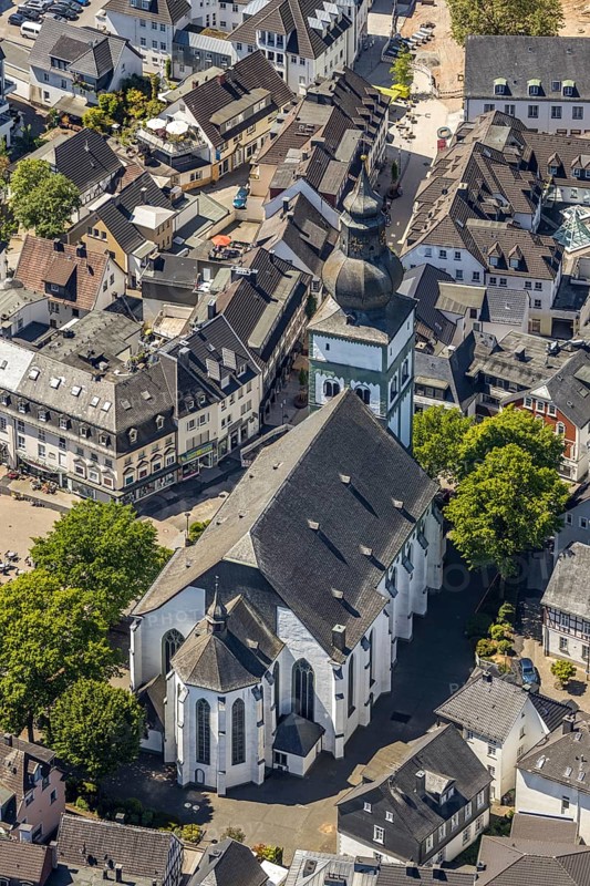 Aerial view, catholic church St. Johannes Baptist, Attendorn, Sauerland, North Rhine-Westphalia, Germany, place of worship, DE, Europe, religious community, place of worship, church, parish, denomination, aerial view, aerial photography, aerial photography, overview, bird's-eye view, overview