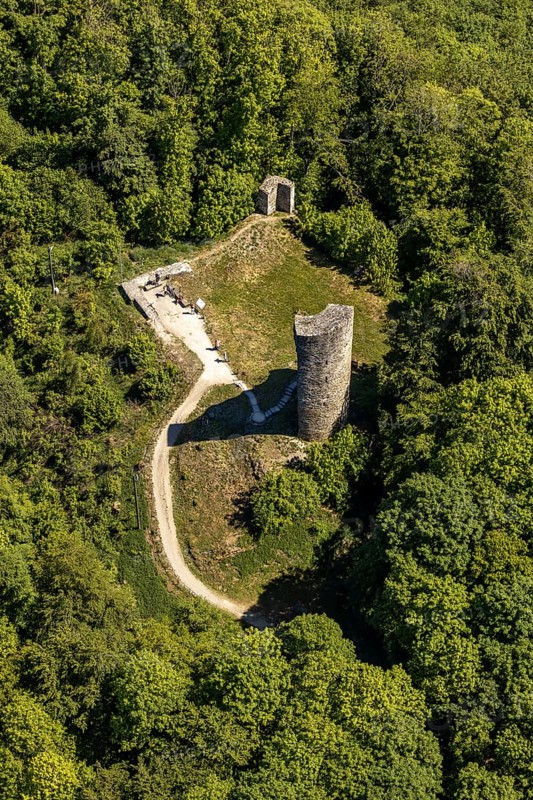 Aerial view, castle ruins Waldenburg, Attendorn, Sauerland, North Rhine-Westphalia, Germany, castle, DE, Europe, hilltop castle, aerial photograph, aerial photography, aerial photography, ruin, sight, overview, bird's-eye view, birds-eyes view, historical, overview