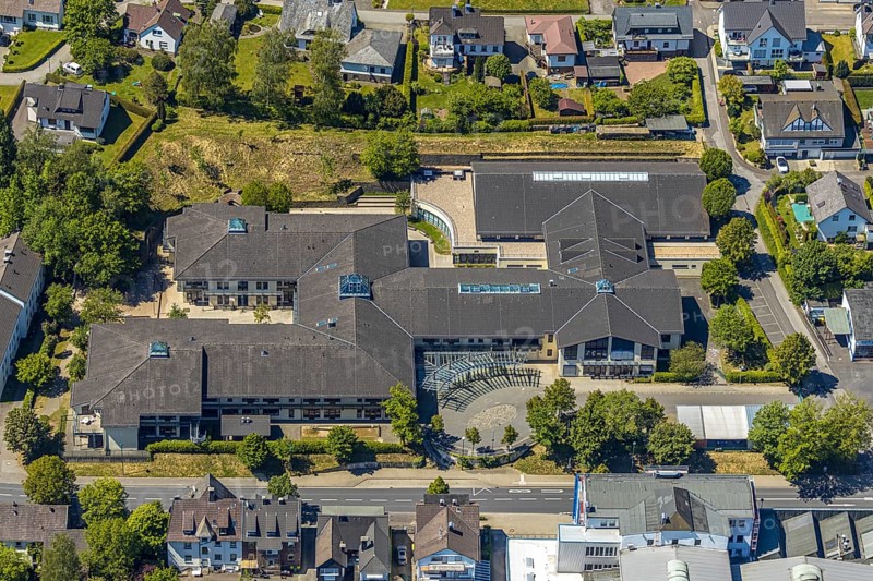 Aerial photo, St. Laurentius School, Attendorn, Sauerland, North Rhine-Westphalia, Germany, education, educational institution, DE, Europe, educational institute, aerial photography, aerial photography, aerial photography, school, overview, bird's-eye view, overview