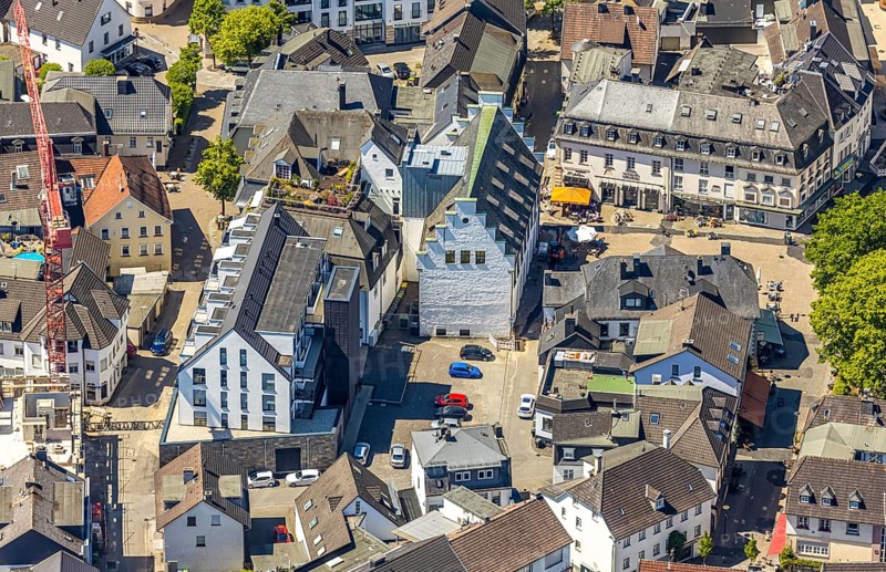 Aerial view, residential buildings Alter Markt, old town, roof garden, Attendorn, Sauerland, North Rhine-Westphalia, Germany, DE, Europe, property tax, real estate, aerial view, aerial photography, aerial photography, overview, bird's eye view, residential complex, living and living, residential area, residential buildings, housing estate, birds-eyes view, overview