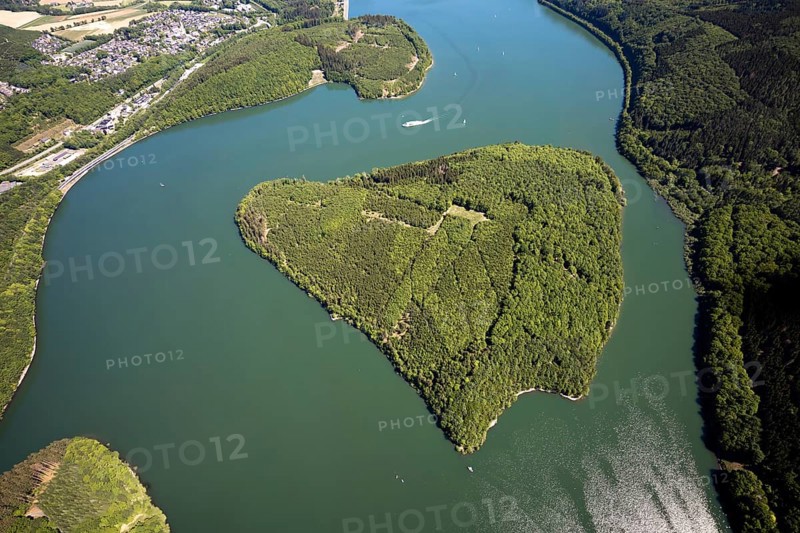 Aerial view, Gilberginsel, Biggesee, excursion boat on the Biggetalsperre, Attendorn, Sauerland, North Rhine-Westphalia, Germany, excursions, excursion boat, Biggetalsperre, DE, Europe, distant view, shapes and colours, leisure, island, aerial view, aerial photography, aerial photography, passenger boat Biggesee, lake, sailing boats, dam, overview, bird's-eye view, forest area, birds-eyes view, overview