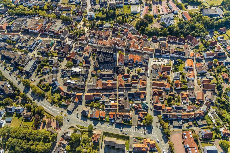 Aerial view, town centre, catholic church St. Peter and Paul, Bad Driburg, East Westphalia-Lippe, North Rhine-Westphalia, Germany, place of worship, city, DE, Europe, religious community, place of worship, property tax, holy place, real estate, city centre, church, parish, denomination, aerial view, aerial photography, aerial photography, OLWBUCH, OWL, OWL-Buch, local view, East Westphalia, religion, religious site, townscape, urban area, city centre, overview, bird's-eye view, residential area, living and life, residential area, residential buildings, residential quality, residential quarter, housing estate, birds-eyes view, overview
