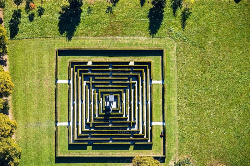 Aerial view, Gräflicher Park Health & Balance Resort, head and body sculpture, walk-in labyrinth, maze, Bad Driburg, East Westphalia-Lippe, North Rhine-Westphalia, Germany, Brunnenallee, DE, Europe, garden, restaurant, gastronomy, hotel, hotel facilities, hotel business, aerial view, aerial photography, aerial photography, OLWBUCH, OWL, OWL-Buch, East Westphalia, park, overview, bird's-eye view, birds-eyes view, overview