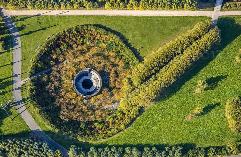Aerial view, water crater of the Aqua Magica, fountain sculpture, Bad Oeynhausen, Ostwestfalen-Lippe, North Rhine-Westphalia, Germany, DE, Europe, aerial view, aerial photography, aerial photography, OLWBUCH, OWL, OWL-Buch, Ostwestfalen, brine spring, symbol, overview, bird's eye view, number 6, birds-eyes view, overview