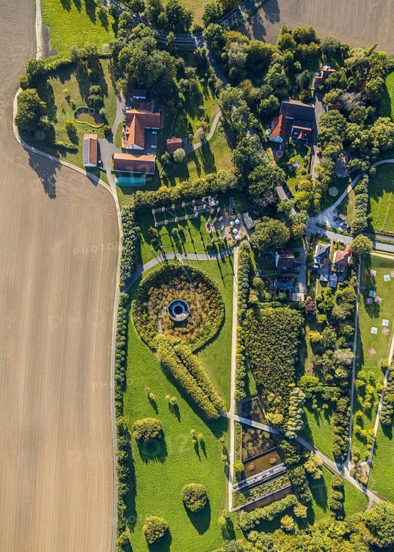 Aerial view, water crater of the Aqua Magica, fountain sculpture, Bad Oeynhausen, Ostwestfalen-Lippe, North Rhine-Westphalia, Germany, DE, Europe, aerial view, aerial photography, aerial photography, OLWBUCH, OWL, OWL-Buch, Ostwestfalen, brine spring, symbol, overview, bird's eye view, number 6, birds-eyes view, overview
