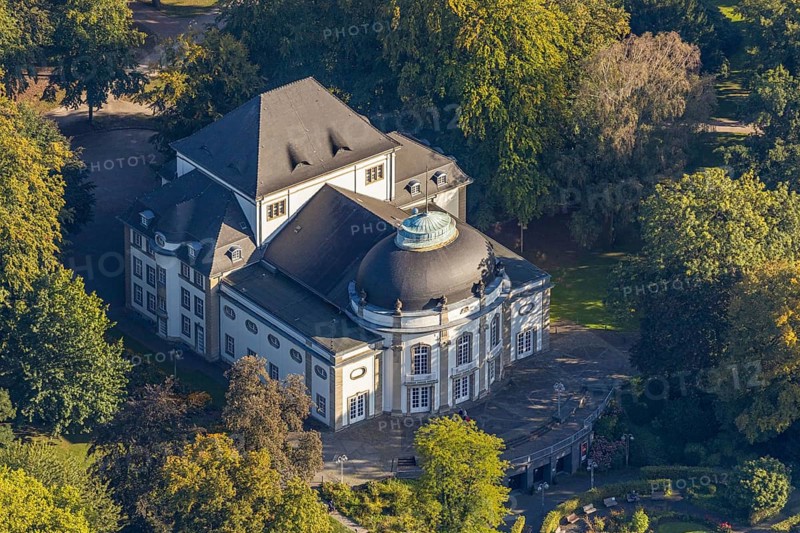 Aerial view, Bad Oeynhausen State Spa, Theatre in the Park, Bad Oeynhausen, East Westphalia-Lippe, North Rhine-Westphalia, Germany, DE, Europe, Im Kurgarten, culture, art, spa gardens, aerial view, aerial photography, aerial photography, OLWBUCH, OWL, OWL-Buch, East Westphalia, park, play, theatre, overview, events, venue, event location, bird's-eye view, birds-eyes view, cultural use, overview