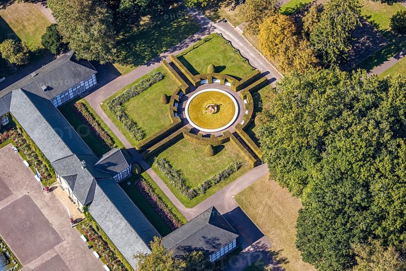 Aerial view, fountain arcades, fountain, Gräflicher Park Health & Balance Resort, Bad Driburg, East Westphalia-Lippe, North Rhine-Westphalia, Germany, Brunnenallee, DE, Europe, garden, restaurant, gastronomy, green trees, hotel, hotel facilities, hotel business, aerial photograph, aerial photography, aerial photography, OLWBUCH, OWL, OWL-Buch, East Westphalia, park, overview, bird's-eye view, overview