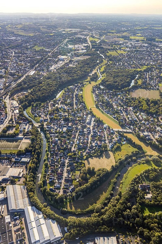 Aerial view, river Werre, Werre meander, flood trough, Bad Oeynhausen, Ostwestfalen-Lippe, North Rhine-Westphalia, Germany, DE, Eidinghausener Straße, Europe, distant view, property tax, real estate, aerial photograph, aerial photography, aerial photography, OLWBUCH, OWL, OWL-Buch, Ostwestfalen, overview, bird's eye view, housing estate, living and life, residential area, residential buildings, residential quality, residential neighbourhood, housing estate, birds-eyes view, overview