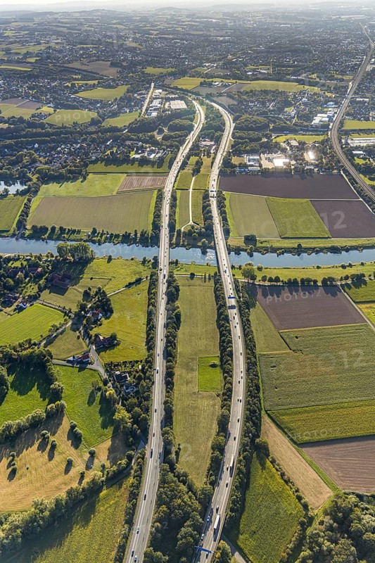 Aerial view, motorway A2, motorway bridges, river Weser, Weser bridge, Holtrup, Bad Oeynhausen, East Westphalia-Lippe, North Rhine-Westphalia, Germany, 2 bridges over the Weser, motorway, bridge, DE, Europe, aerial view, aerial photography, aerial photography, OLWBUCH, OWL, OWL-Buch, East Westphalia, overview, Unterloh, bird's-eye view, meadows and fields, birds-eyes view, overview