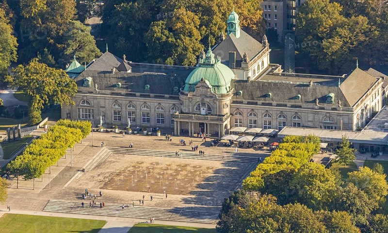 Aerial view, State Spa Bad Oeynhausen, GOP Varieté Theatre Kaiserpalais, water fountain field on the Kurhausplatz, Bad Oeynhausen, East Westphalia-Lippe, North Rhine-Westphalia, Germany, DE, Europe, fountain, in the spa garden, culture, art, spa gardens, aerial view, aerial photography, aerial photography, OLWBUCH, OWL, OWL book, East Westphalia, drama, theatre, overview, events, event location, bird's eye view, birds-eyes view, cultural use, overview