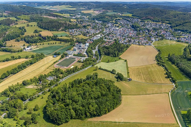 Aerial view, local view, sports field SG Balve/Garbeck 23/21, triple gymnasium Balve, secondary school, community secondary school, Am Krumpaul, Balve, Sauerland, North Rhine-Westphalia, Germany, education, educational institution, DE, Europe, distant view, football pitch, football stadium, football club, secondary school, educational institute, aerial view, aerial photography, aerial photography, school, sports, sports facilities, sports field, sports facility, overview, bird's-eye view, meadows and fields, birds-eyes view, overview