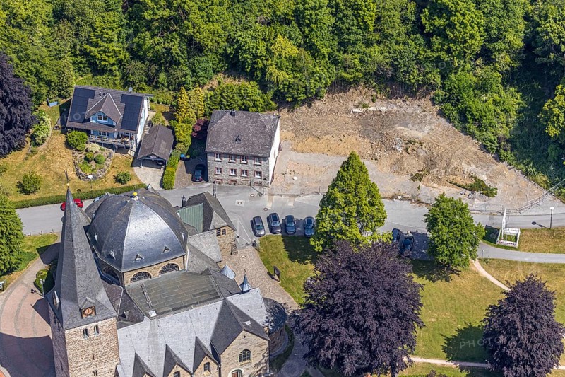 Aerial view, St. Blasius Church, location of former parish hall, Balve, Sauerland, North Rhine-Westphalia, Germany, place of worship, DE, Europe, religious community, place of worship, church, parish, church square, denomination, aerial view, aerial photography, aerial photography, overview, bird's-eye view, overview