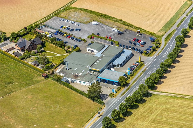 Aerial view, Opel Autohaus Carl Bichmann, Aral petrol station, Balve, Sauerland, North Rhine-Westphalia, Germany, DE, Europe, commercial enterprises, commercial area, commercial location, commercial use, aerial photograph, aerial photography, aerial photography, car parks, overview, bird's-eye view, birds-eyes view, overview, Langenholthausen