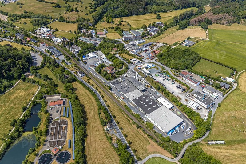 Aerial view, industrial area Helle, Chemische Fabrik Wocklum Gebr. Hertin, Glärbach, Ruhrverband Kläranlage, Balve, Sauerland, North Rhine-Westphalia, Germany, DE, Europe, commercial enterprises, commercial area, commercial park, commercial site, commercial use, industrial area, industrial site, sewage treatment plant, aerial photograph, aerial photography, aerial photography, overview, bird's-eye view, water treatment plant, birds-eyes view, overview